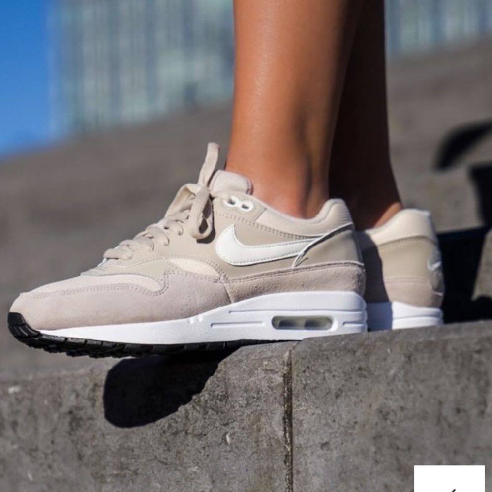 Nike Air Max 1 Sneakers